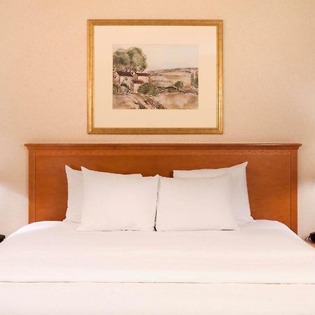 Hampton Inn & Suites Addison Eksteriør bilde