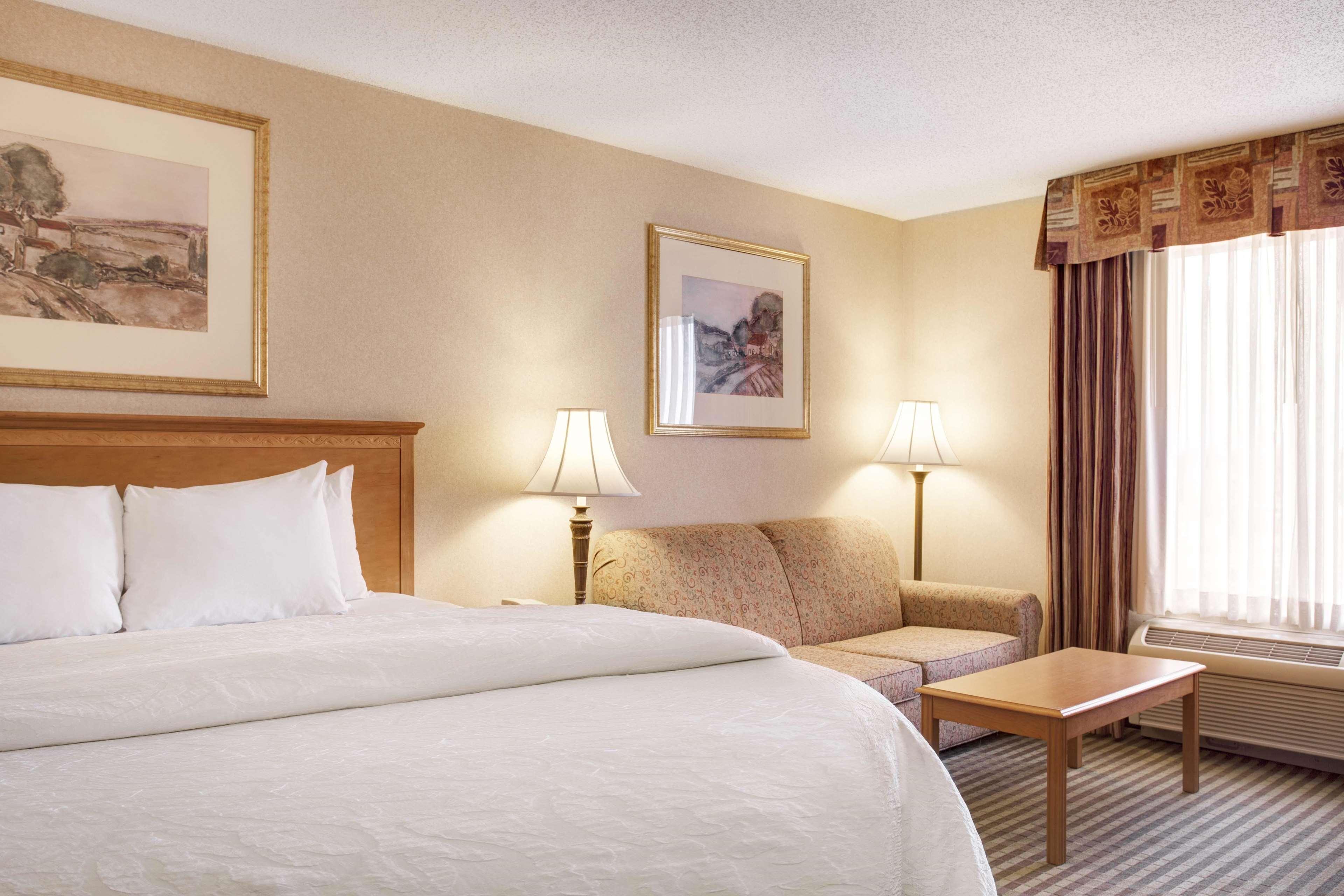 Hampton Inn & Suites Addison Eksteriør bilde