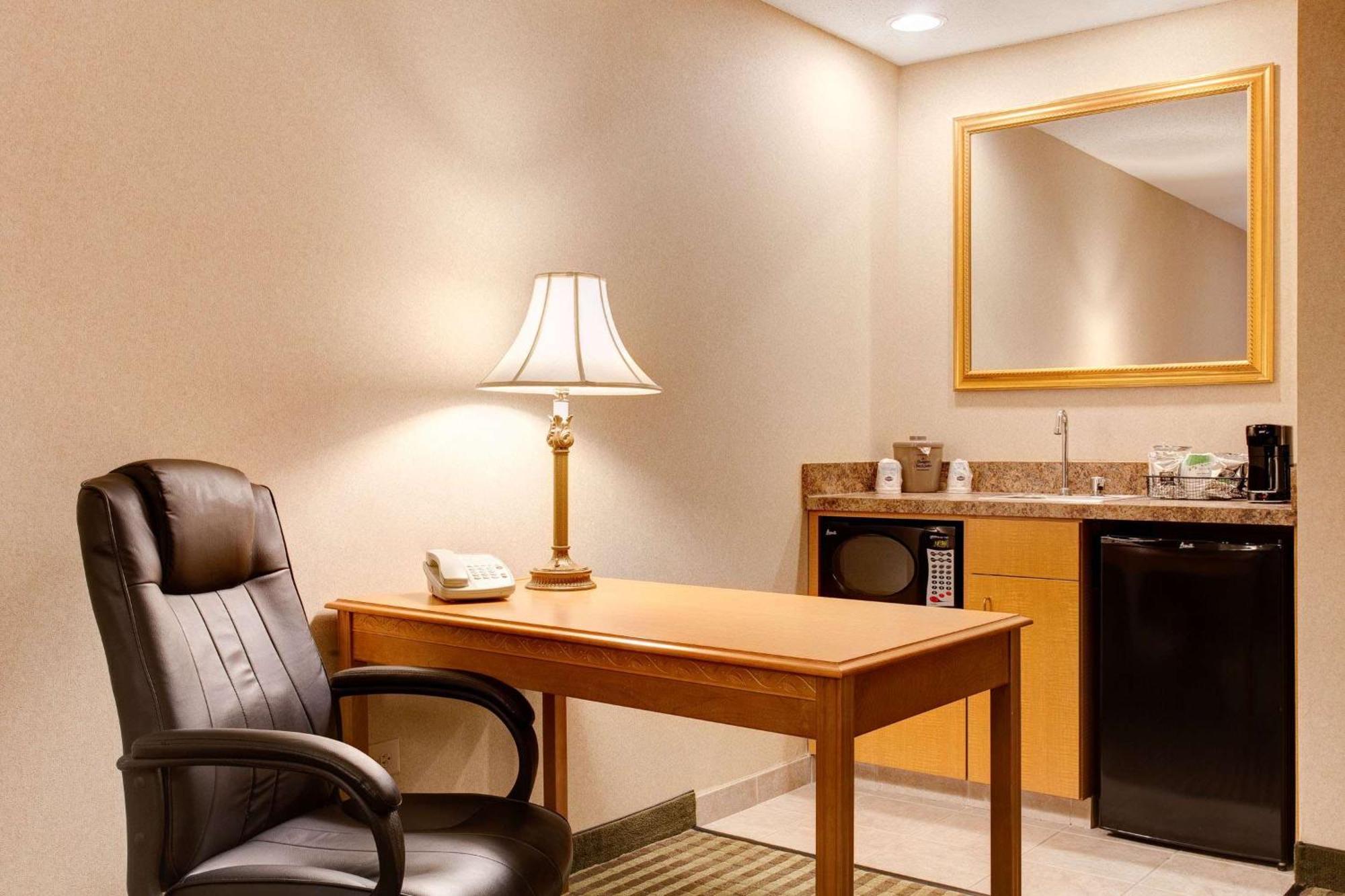Hampton Inn & Suites Addison Eksteriør bilde